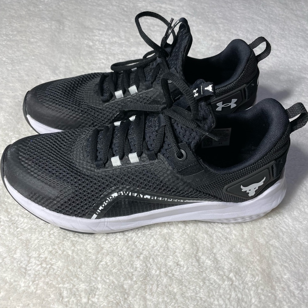 Under Armour Black Athletic Shoes Size 10